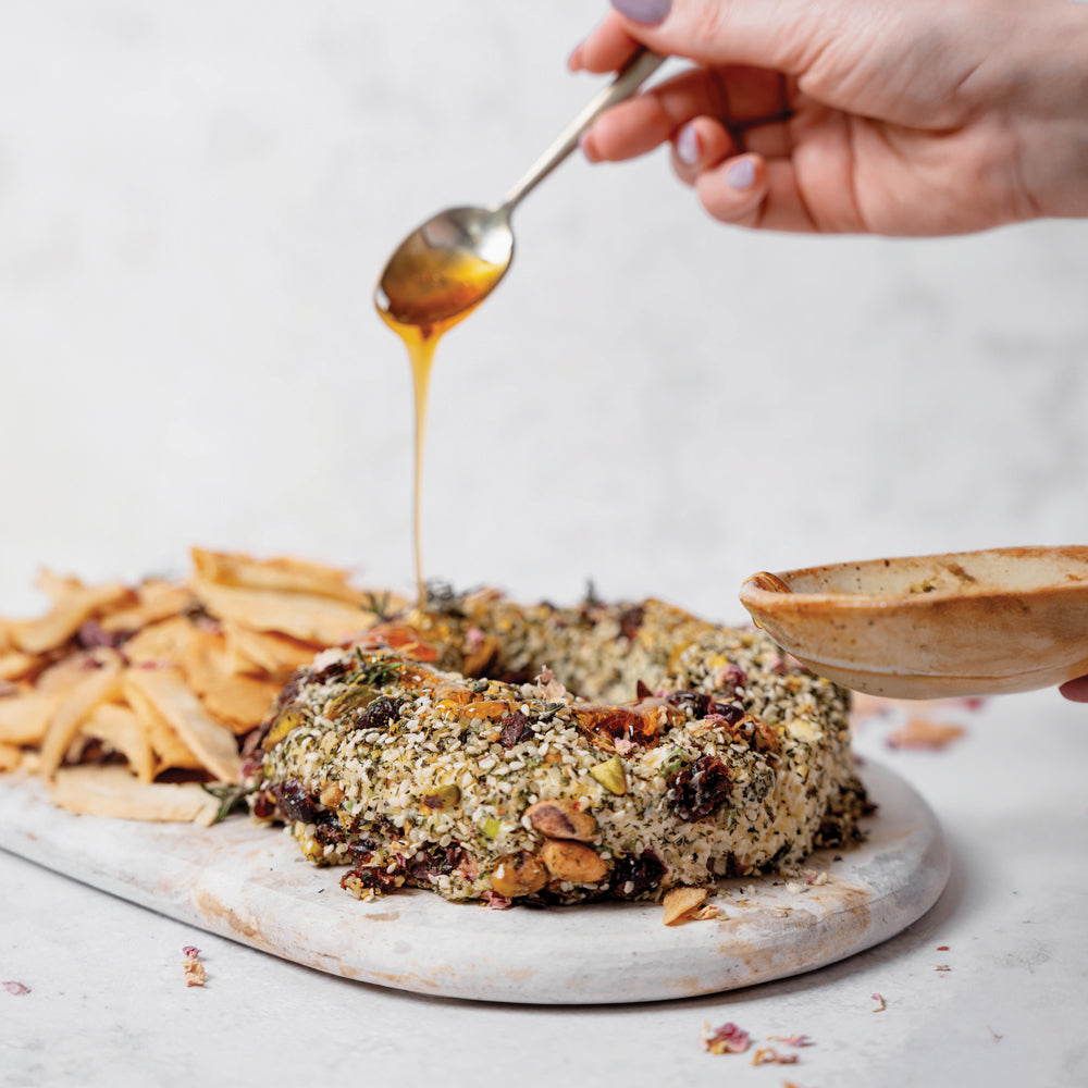 Pistachio & Honey Cheeseball